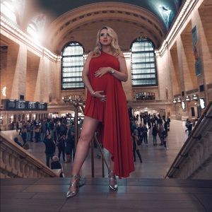 Amazing Maternity red dress size M !